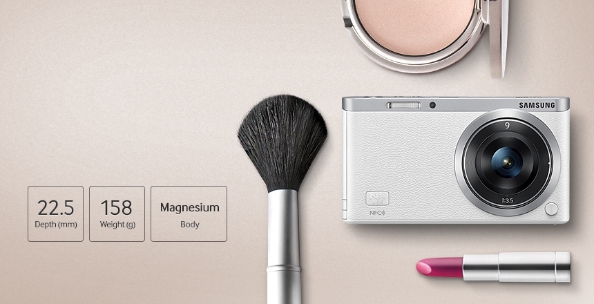 M&aacute;y ảnh kỹ thuật số SAMSUNG EV-NXF1ZZB1HVN, Si&ecirc;u mỏng (22.5 mm) & nhẹ (158 g). Thiết kế Chỉ với một c&aacute;i lật nhanh với m&agrave;n h&igrave;nh cảm ứng 3.0&rdquo;